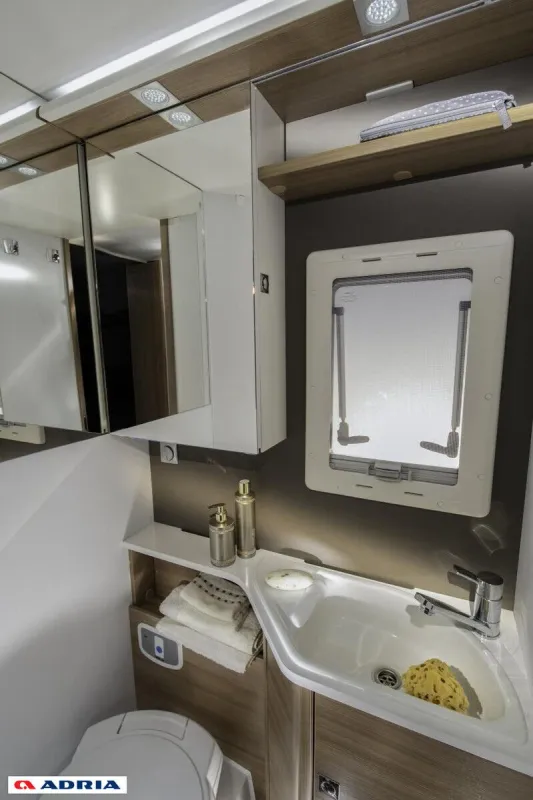 ADRIA MATRIX AXESS 670 SL — photo 9