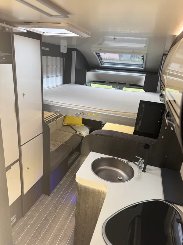 Large motorhome for up to 6 people — photo 6